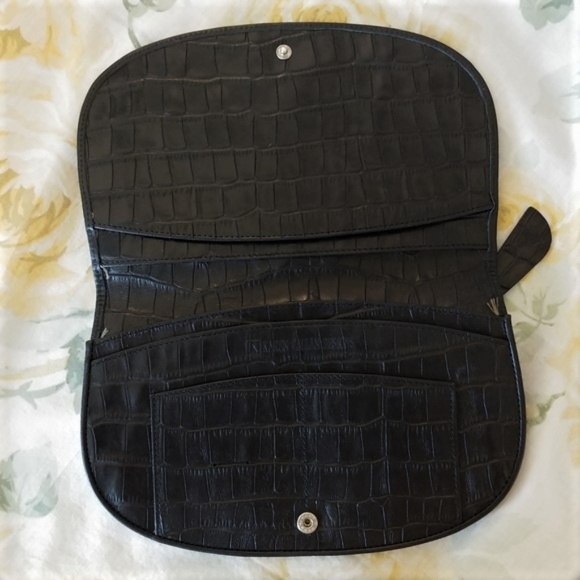 Karen Callan. Clutch. Wallet with Shimmer Frog - Picture 2 of 5